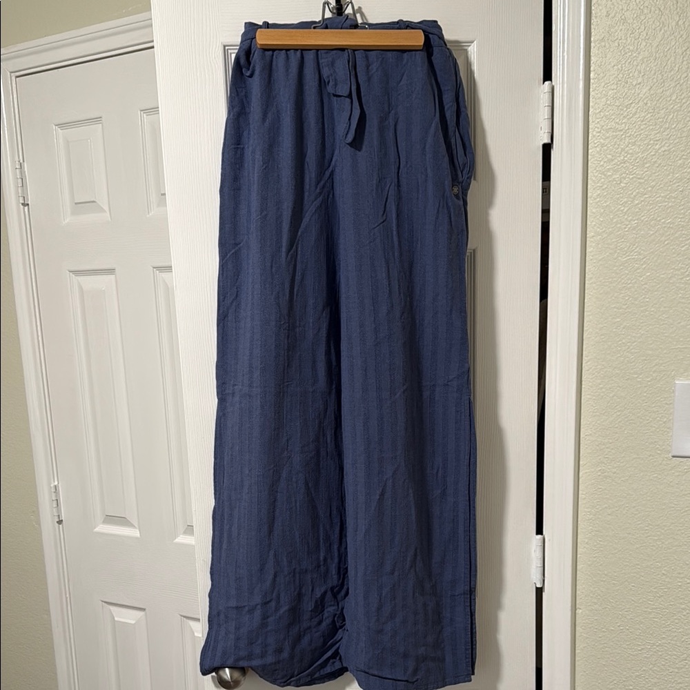Women’s Roxy wide leg beach pants.